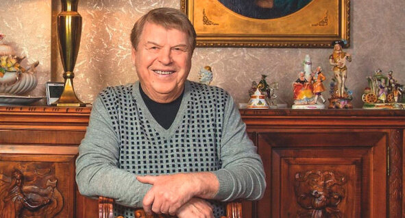 Михаил Кокшенов
