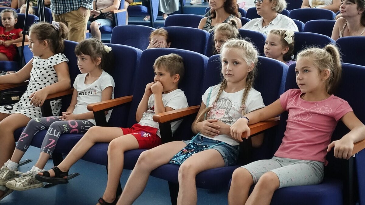     Учить будут в ходе игры.