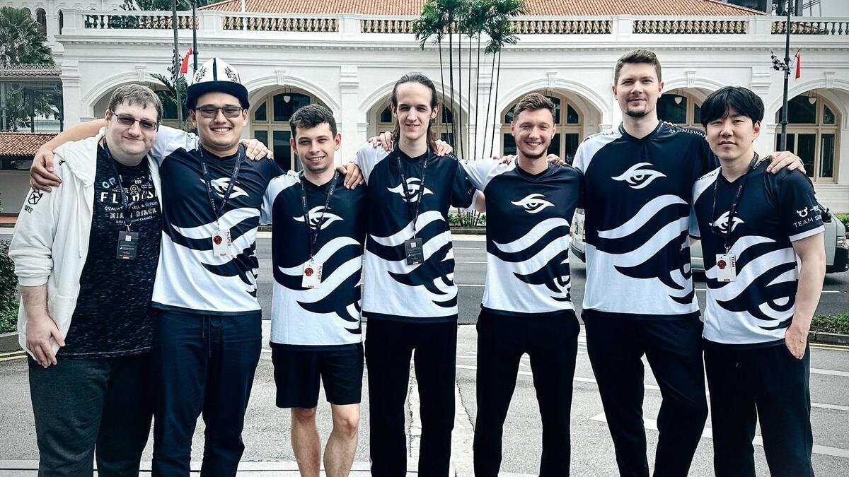    Киберспортивная команда Team Secret:twitter.com/teamsecret