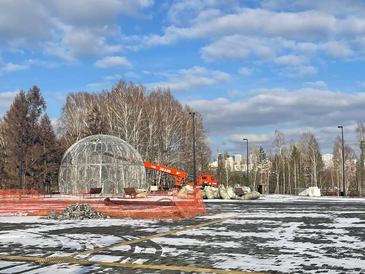 Территория парка в Новосибирске