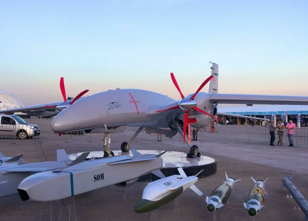 Новейший тяжёлый турецкий "Bayraktar Akıncı".