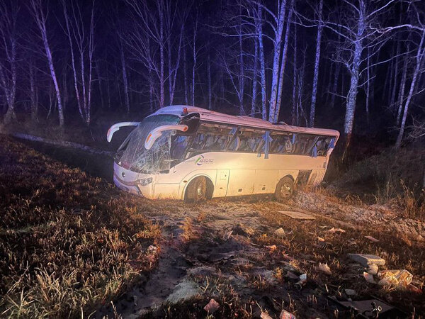 Под Челябинском в ДТП с пассажирским автобусом пострадало 13 человек. Фото © t.me / МВД МЕДИА