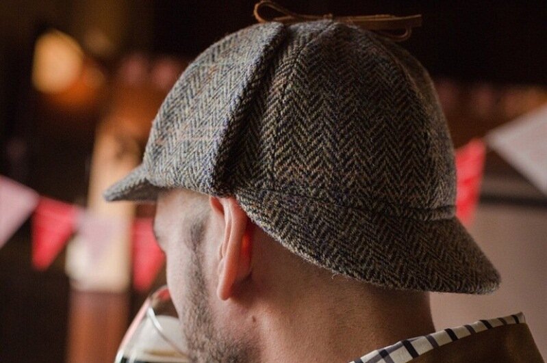 "Шляпа Шерлока Холмса" опять стала актуальным трендом