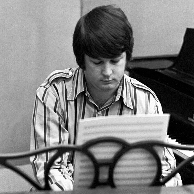 Брайан Уилсон в 1966 году. Одна из сессий Pet Sounds.