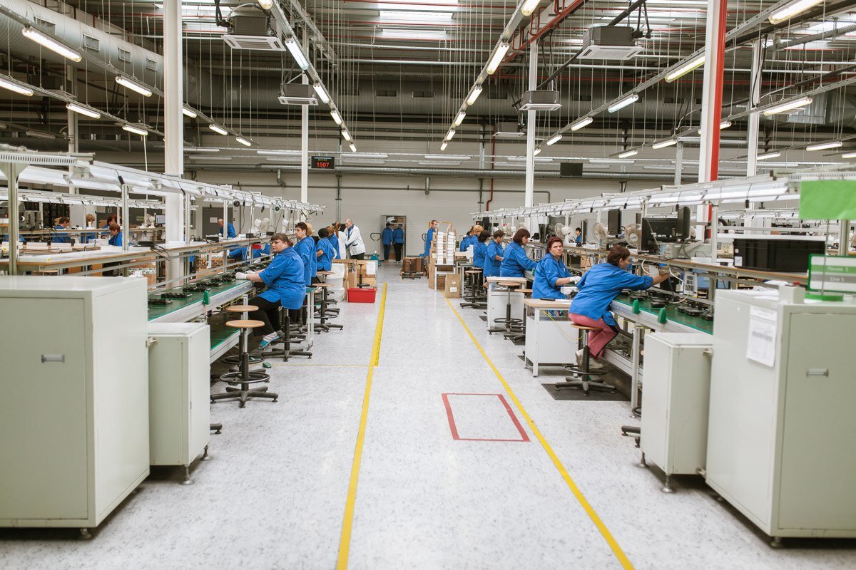 ваз 2115 завод автоваз. патриотические организации. тольятти автозавод автоваз. современный российский завод. конвейер автоваза в тольятти.