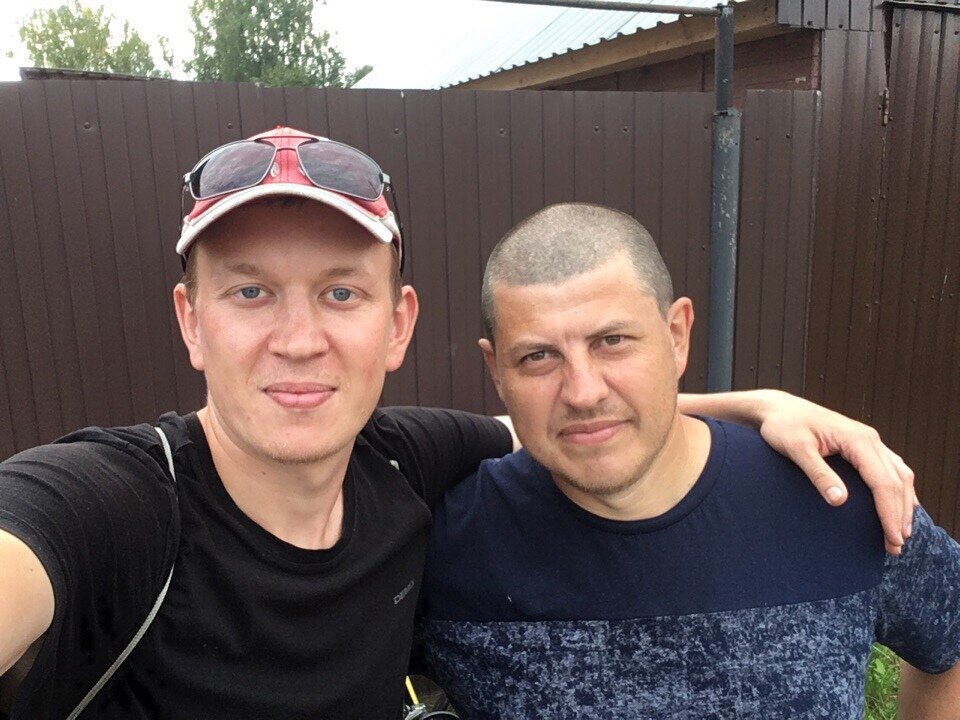 Автор данных строк и Михаил Пряхин - путешественник из Яранска, который следил за моим передвижением и пригласил меня в гости. Фото автора