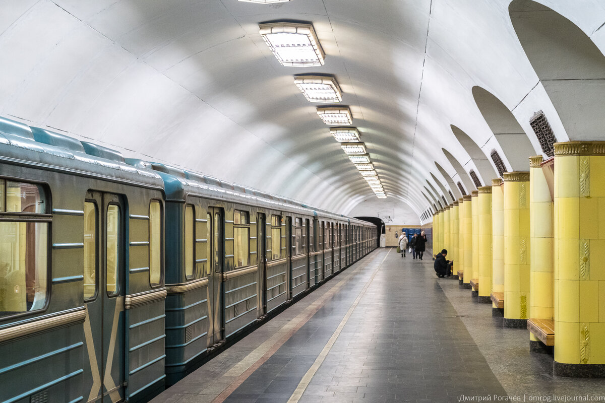 Станция метро Рижская