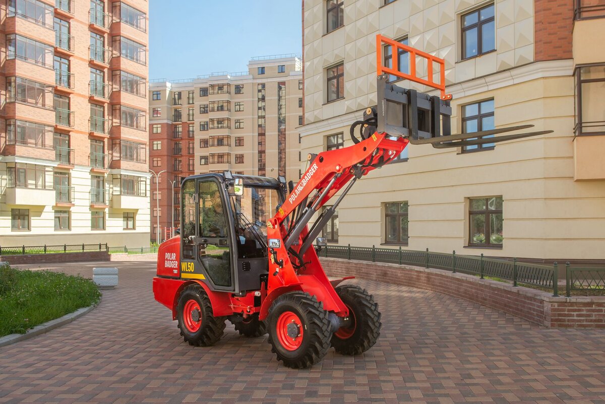Сочлененный погрузчик Polar Badger WL50
