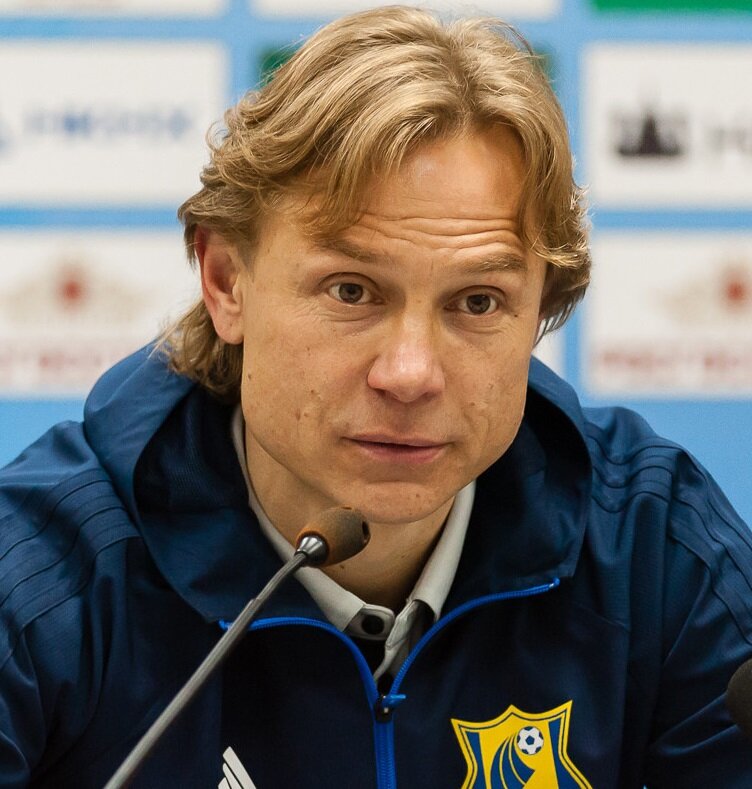 Валерий Карпин. Источник:https://goo.su/6pgV