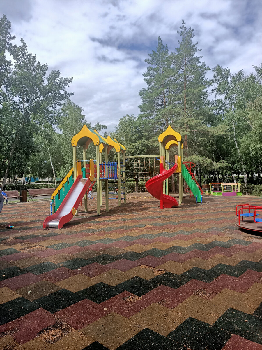 Та самая детская площадка. Фото автора