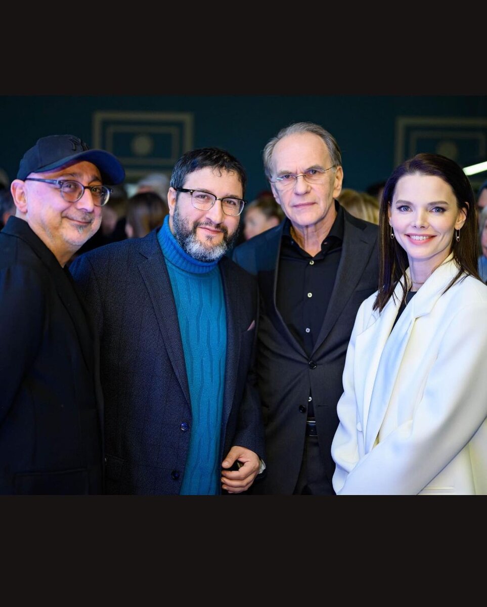 Елизавета Боярская с коллегами, 
@lizavetabo