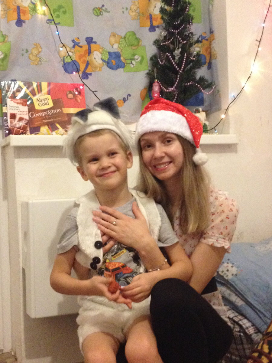 Фото того года. Только заехали в студию