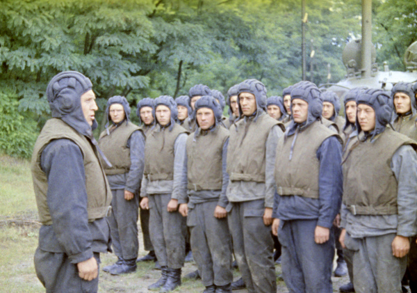 Кадр из фильма "Служу Советскому Союзу" взят для иллюстрации из Яндекс Картинки. 