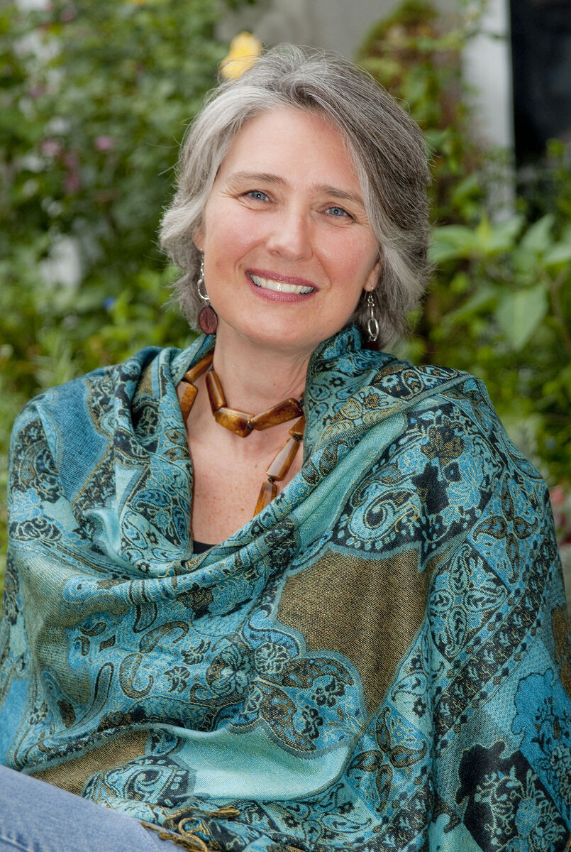 Источник - - https://upload.wikimedia.org/wikipedia/commons/thumb/0/05/LouisePenny2.jpg/1200px-LouisePenny2.jpg