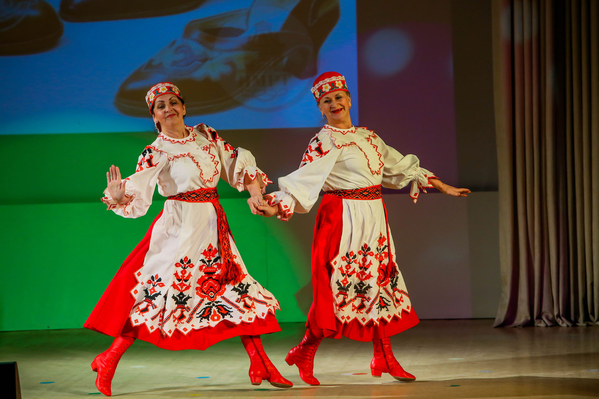 Школа народного танца. Белорусский танец Крыжачок. Крыжачок белорусский народный танец. Белорусский ансамбль танца Крыжачок. Танец Крыжачок белорусский народный танец.