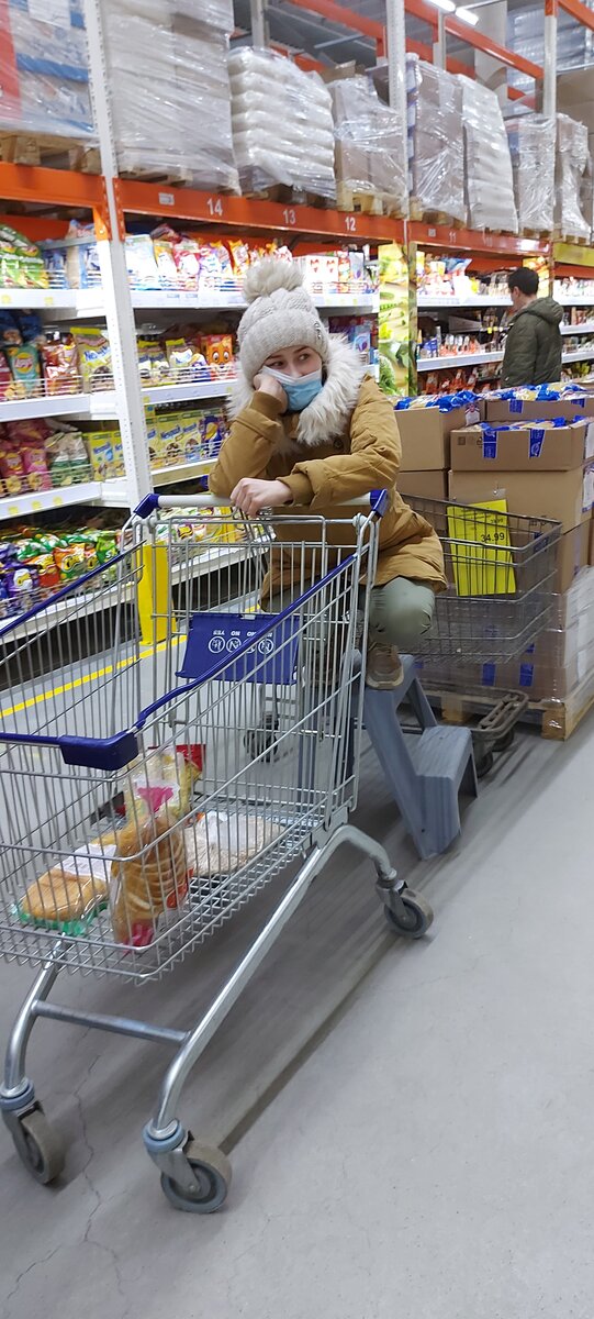 Сестра, которой скучно покупать по моей системе. Дуется, что не даю положить в корзинку ничего лишнего))