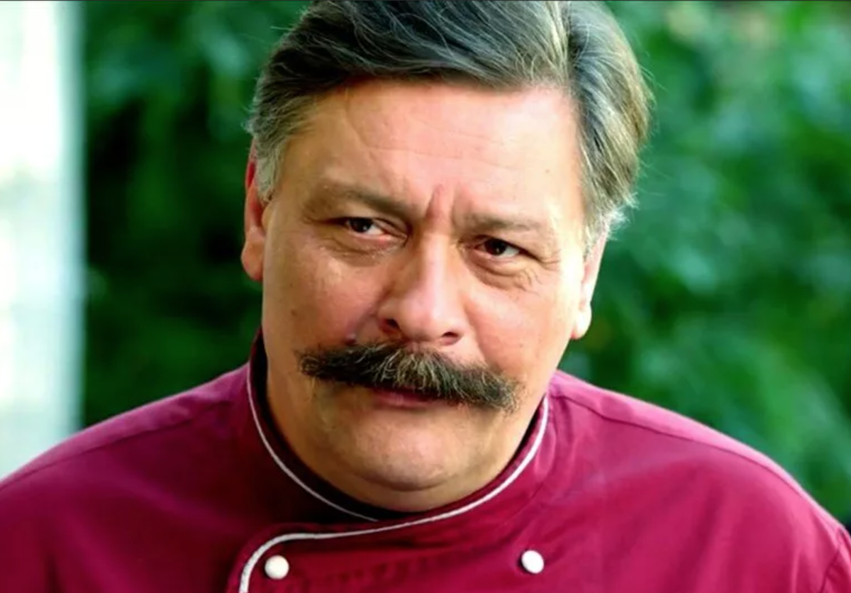 Шеф кто он такой. Шеф кто он такой. Шеф кто он такой. Довольный повар. Шеф кто он такой.