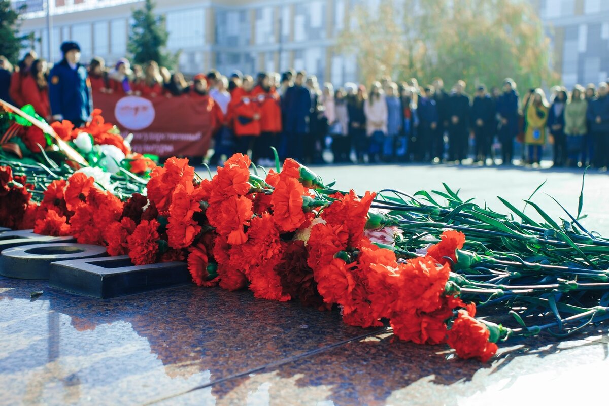 цветы в день памяти
