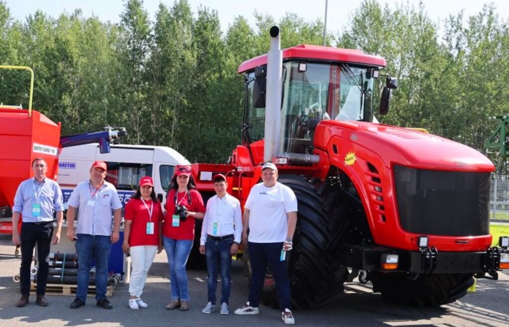 Агро волга 2024 казань. Трактор Агромастер т-360. Трактор т-360 производства Агромастер. Агро Волга 2022. Трактор Кировец 2022.