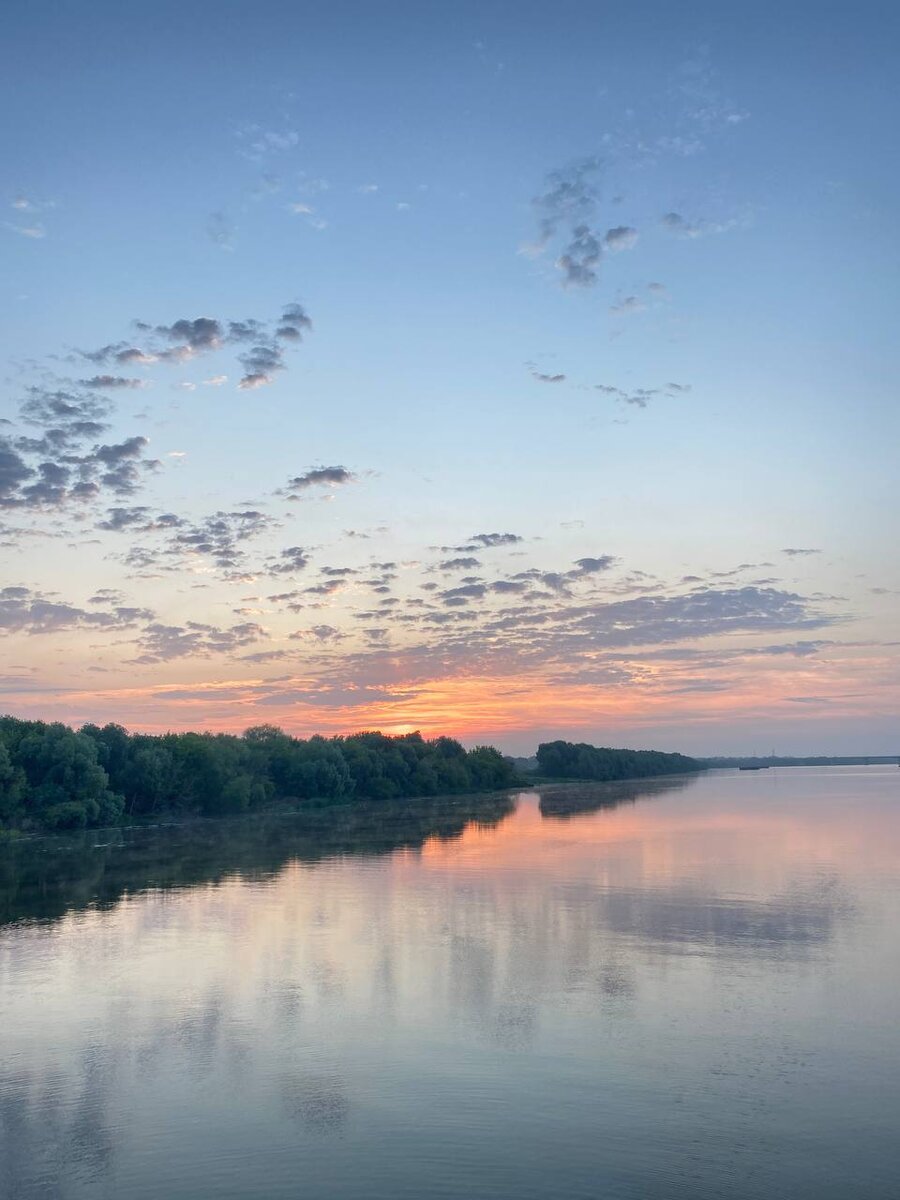 Рассвет на реке