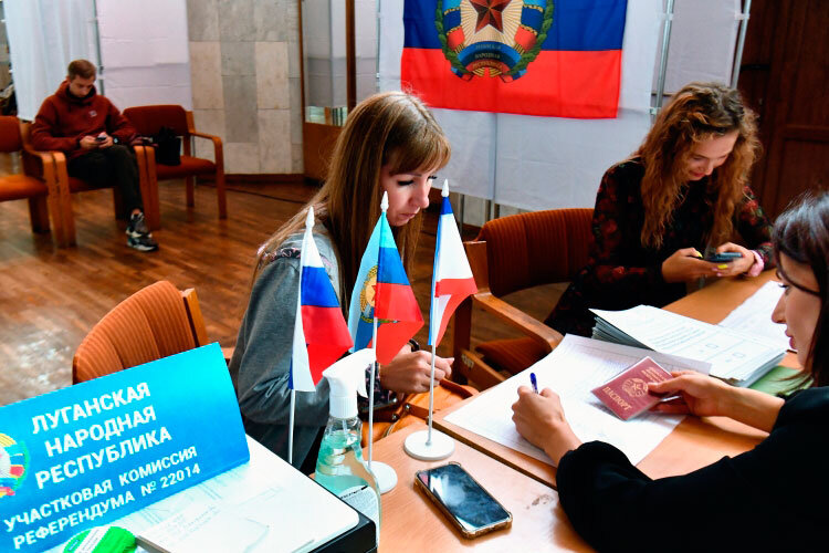    «Коренным образом изменится правовой статус этих территорий. Они станут частью России, и нам будет намного легче проводить на них и военные, и гражданские мероприятия»