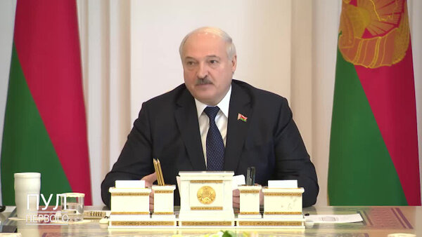Лукашенко заявил, что Польша требует у США разместить ядерное оружие. Видео © Telegram-канал "Пул Первого"