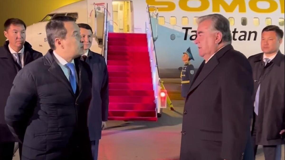    Эмомали Рахмон прибыл в Астану:t.me/KZgovernment