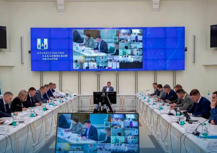 Фото: телеграмм-канал правительства Сахалинской области. Вопрос расселения аварийного жилья — на контроле губернатора. 