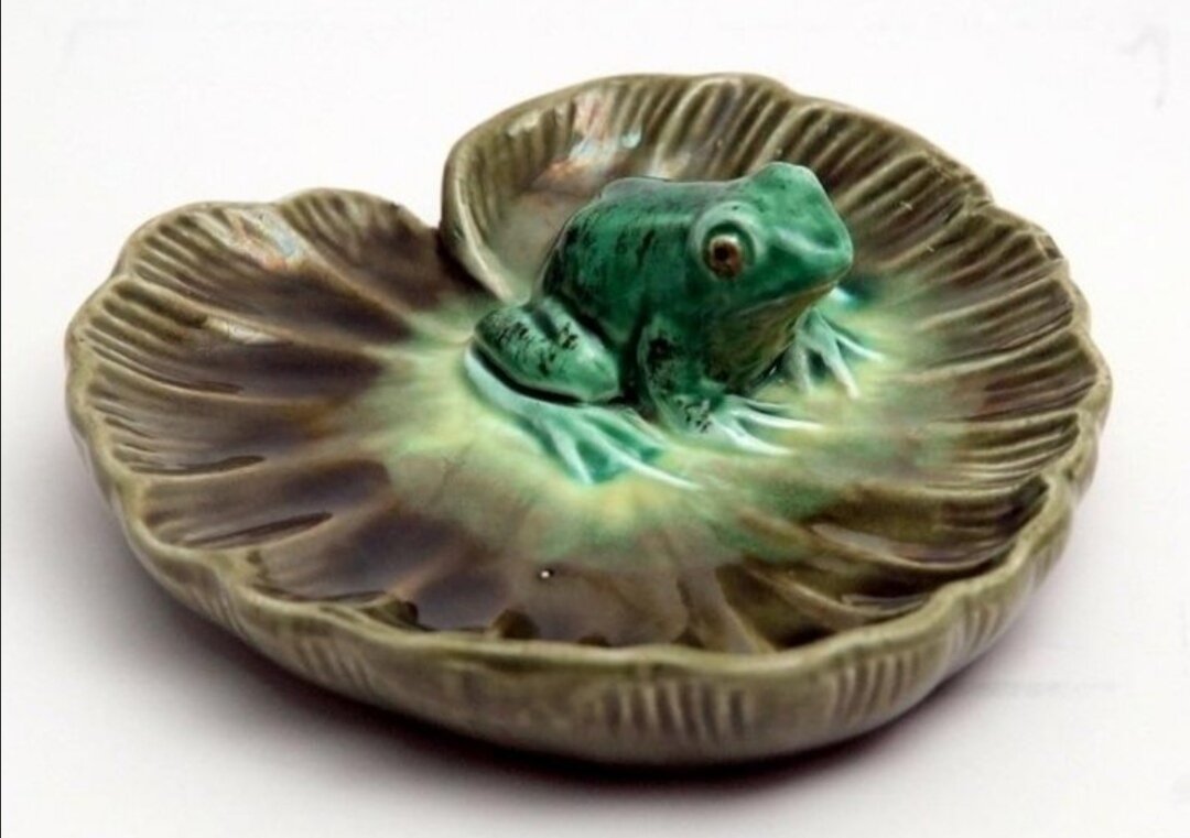 Филянская Вера Григорьевна. Пепельница "Лягушка". 1951 г. "Тверская областная картинная галерея". Источник: Госкаталог.РФ. 

