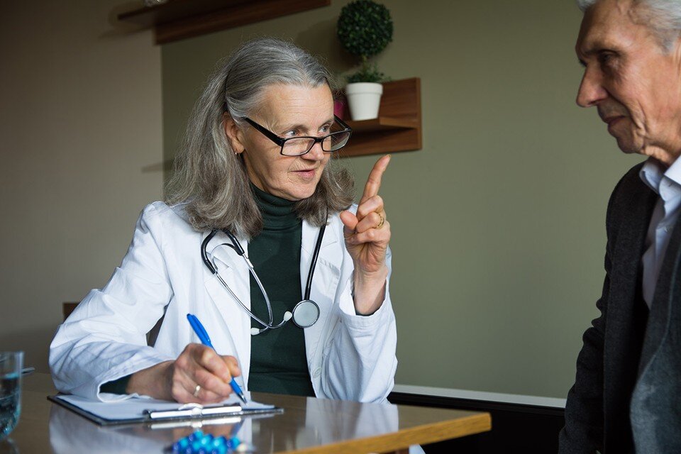     Видя слабые результаты лечения или их отсутствие, врачи допытываются у своих «подопечных»: они точно соблюдали все рекомендации?  Shutterstock