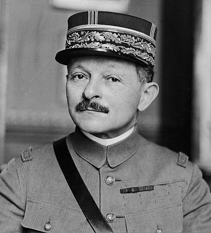 Максим Вейга́н (21 января 1867, Брюссель — 28 января 1965, Париж) — французский военный деятель, генерал армии.