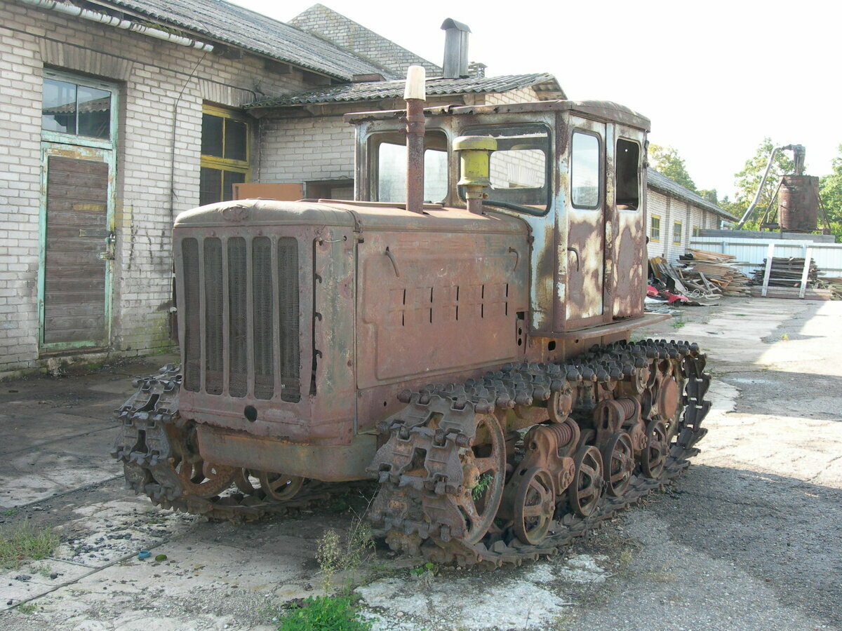 Советские гусеничные трактора все модели с фото и названиями