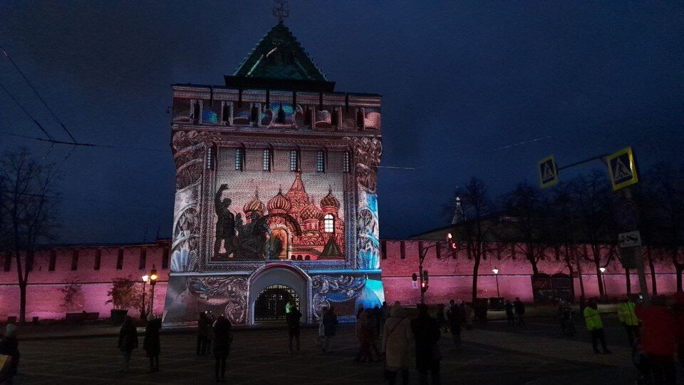     В Нижнем Новгороде проходят праздничные мероприятия Дня народного единства. Анастасия СТЕПАНЕНКО