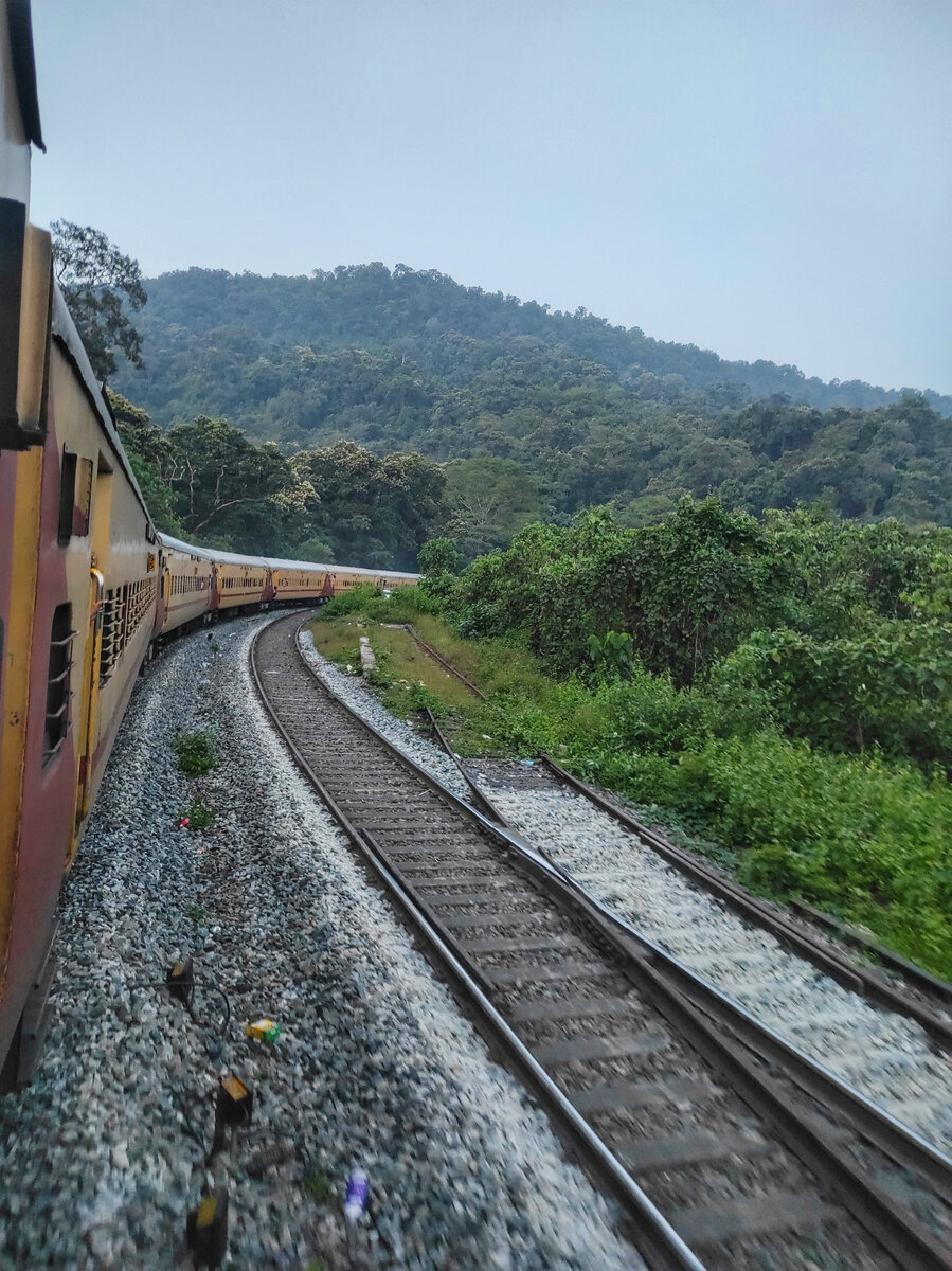 Наш Экспресс въезжает в Гоа