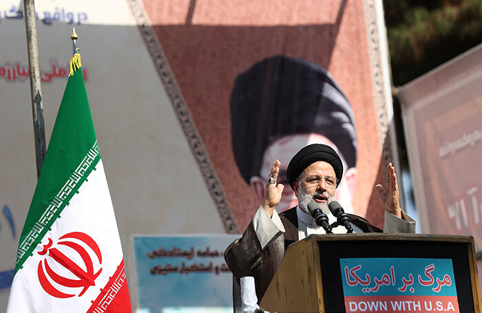    Президент Ирана Ибрахим Раиси выступает на 43-й годовщине освобождения Ирана.Majid Asgaripour/WANA/Reuters