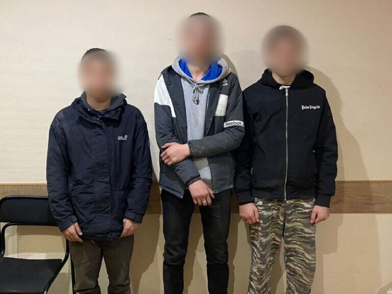    Оренбургские полицейские вместе с Магнитогорскими коллегами задержали курьеров-мошенников Елена Шкатова