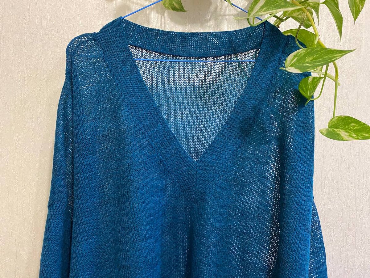 Свитер из трикотажа паутинка