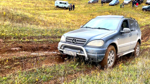 Mash: именной Mercedes-AMG Нурмагомедова выставили на продажу из-за приставов