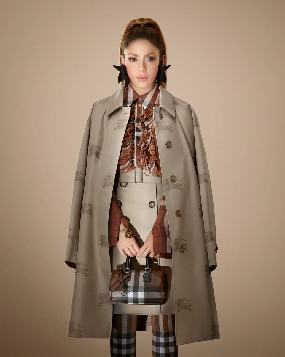    Шакира снялась для BurberryСоцсети Шакиры