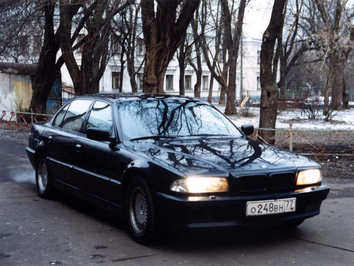 Чёрный бумер в российском фильме.