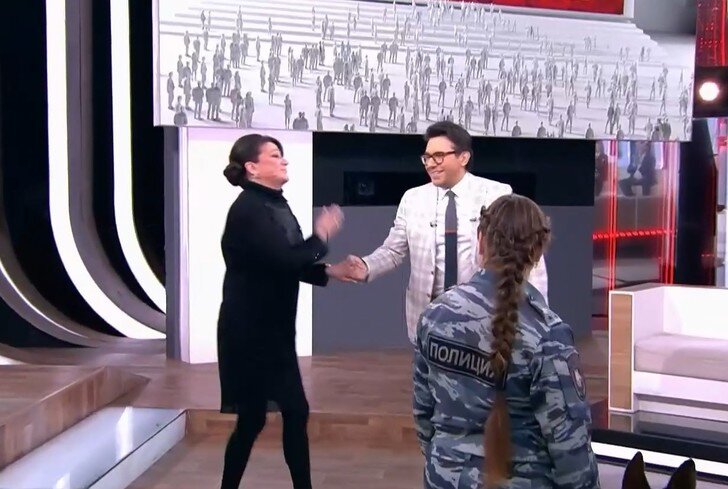    Изменившаяся Анастасия Мельниковакадр из программы "Малахов" канала "Россия"