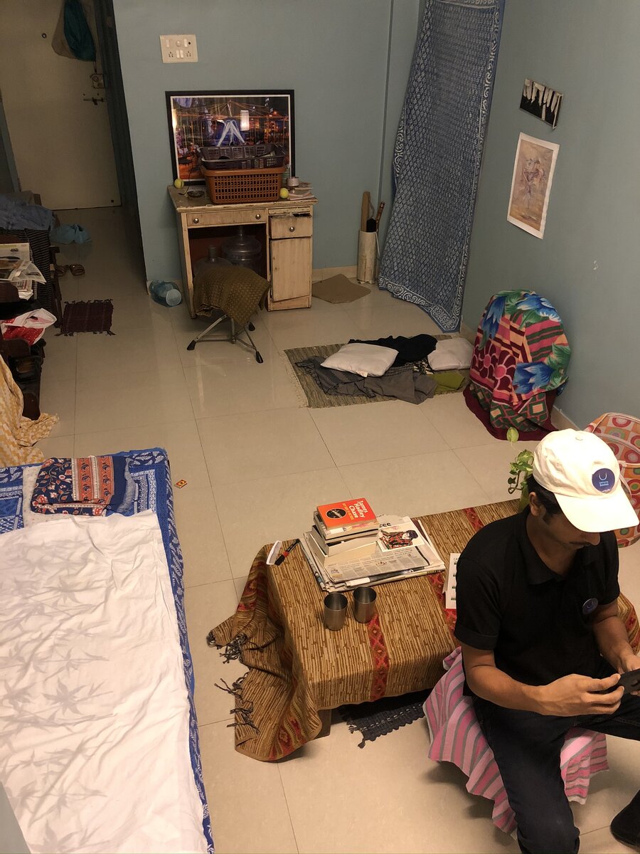 Захламляем комнату