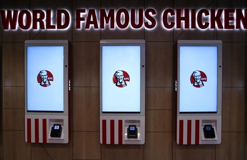     Экс-подразделение KFC в России теперь называется "Юнирест"  REUTERS