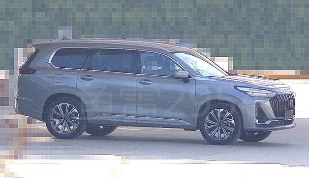 На фото из соцсети: обновленный кроссовер Exeed VX