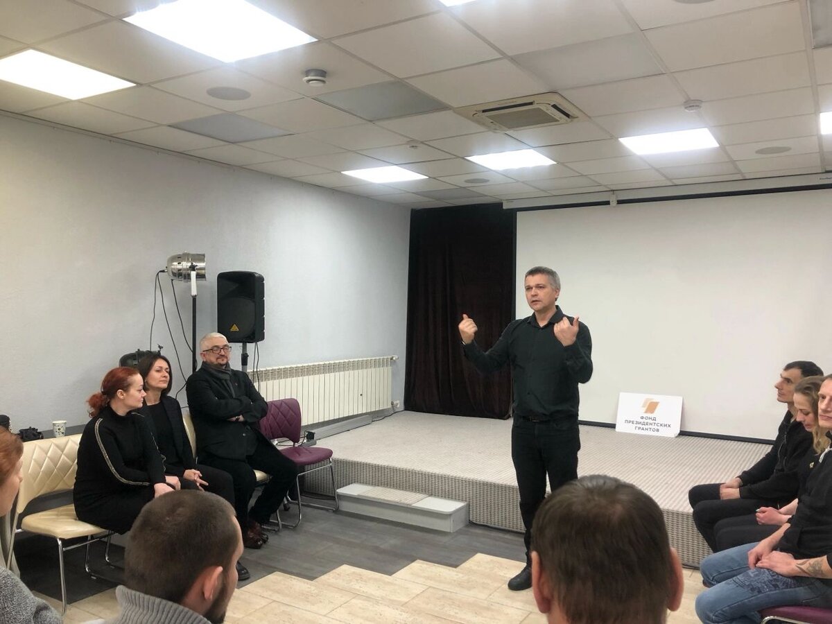 Евгений Ипатов и участники. 