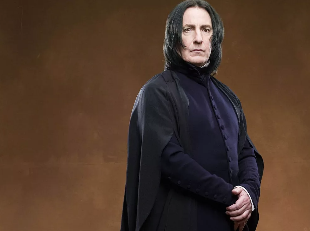 Snape harry. Алан Рикман Северс Снейп. Алан Рикман Северус сне. Профессор Северус Снегг. Алан Рикман профессор Снейп.