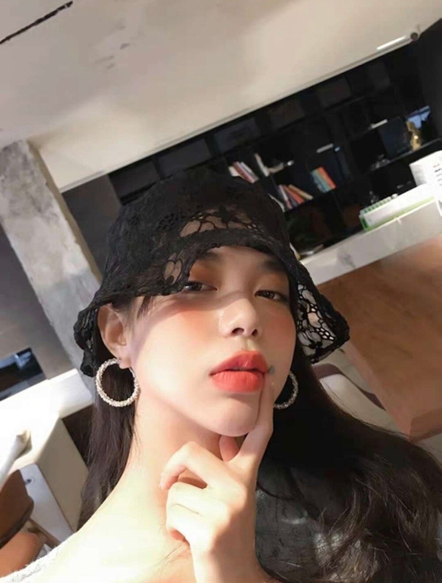 Летние шляпки с кружевными полями