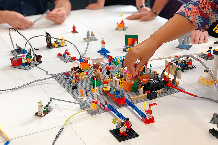 Датская компания Lego приостановила поставки игрушек в Россию. Фото: Amélie Mourichon/Unsplash