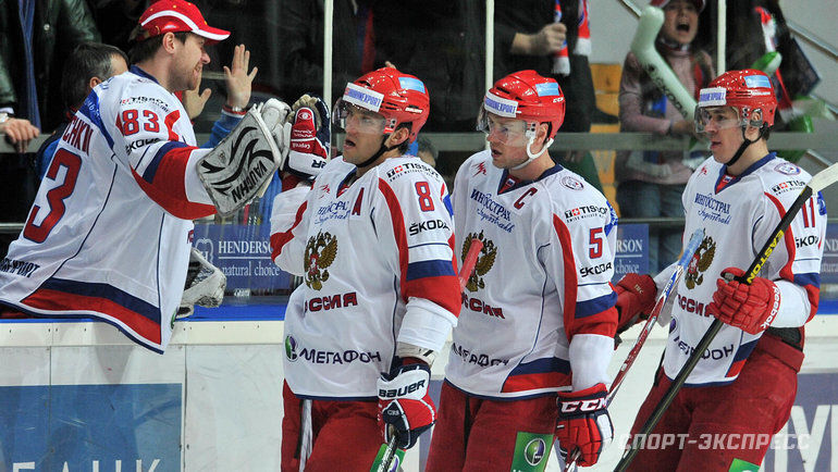    Василий Кошечкин, Александр Овечкин, Илья Никулин и Евгений Малкин (слева направо).Алексей Иванов