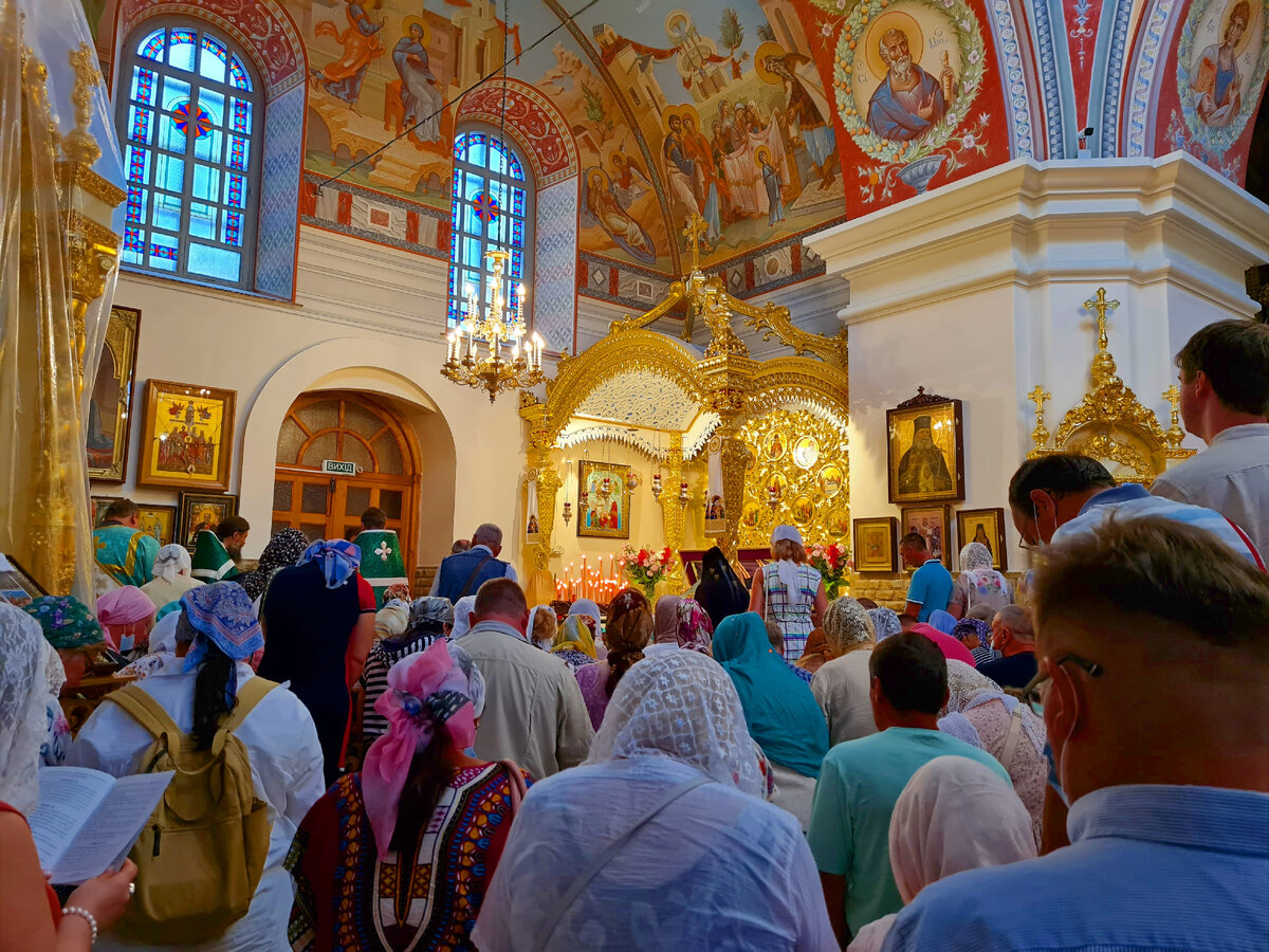 Покажи мне Бога на ладони, в космосе я Его не встретил. Где же твой Бог?